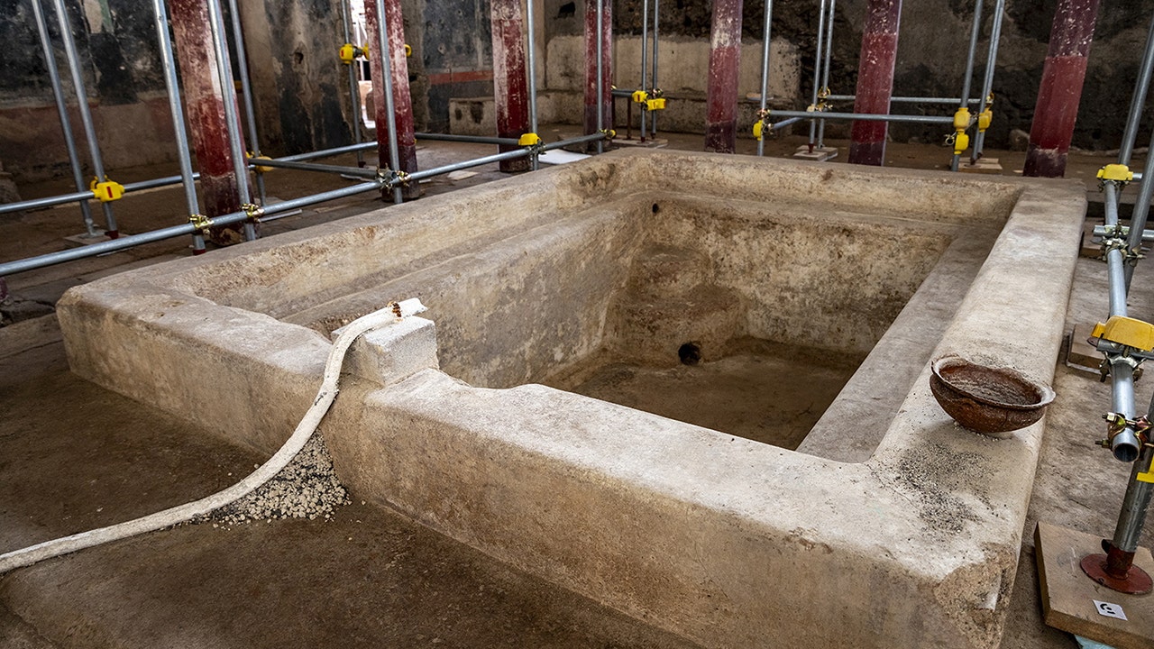 Ancient Pompeii excavation uncovers lavish non-public bathtub complicated