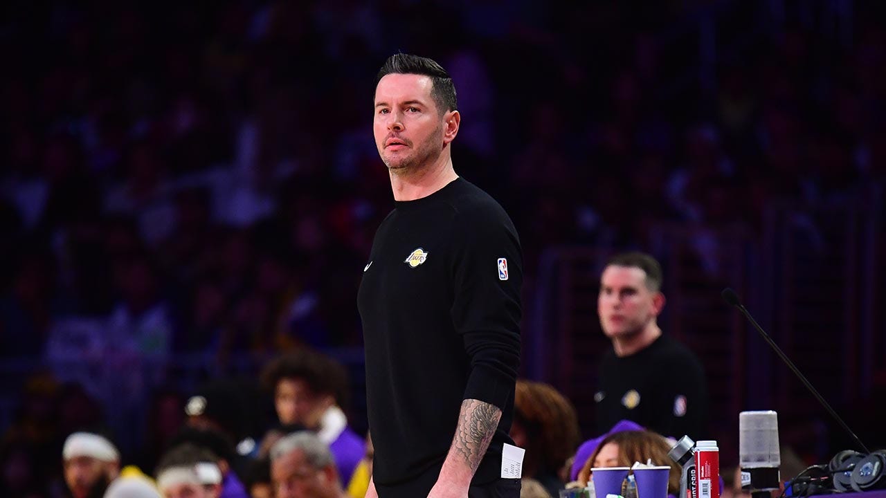 Lakers head coach JJ Redick emotional while opening up on ‘awful feeling’ of losing home in wildfires