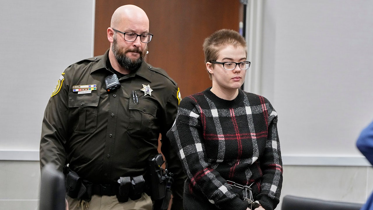 Manhunt launched for convicted 'Slender Man' stabber who cut off monitoring bracelet and fled facility