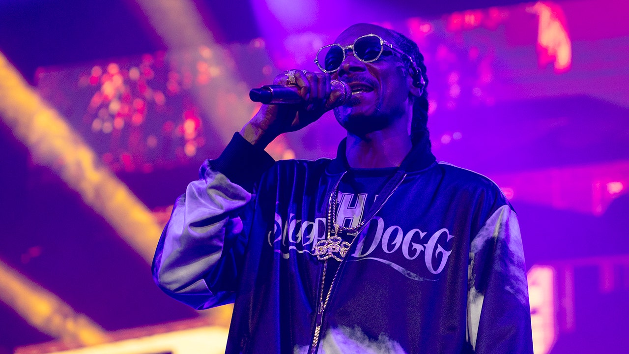 Over the weekend, Snoop Dogg performed a Bob Marley song ahead of President Trump's inauguration. (Andrew Chin/Getty Images)