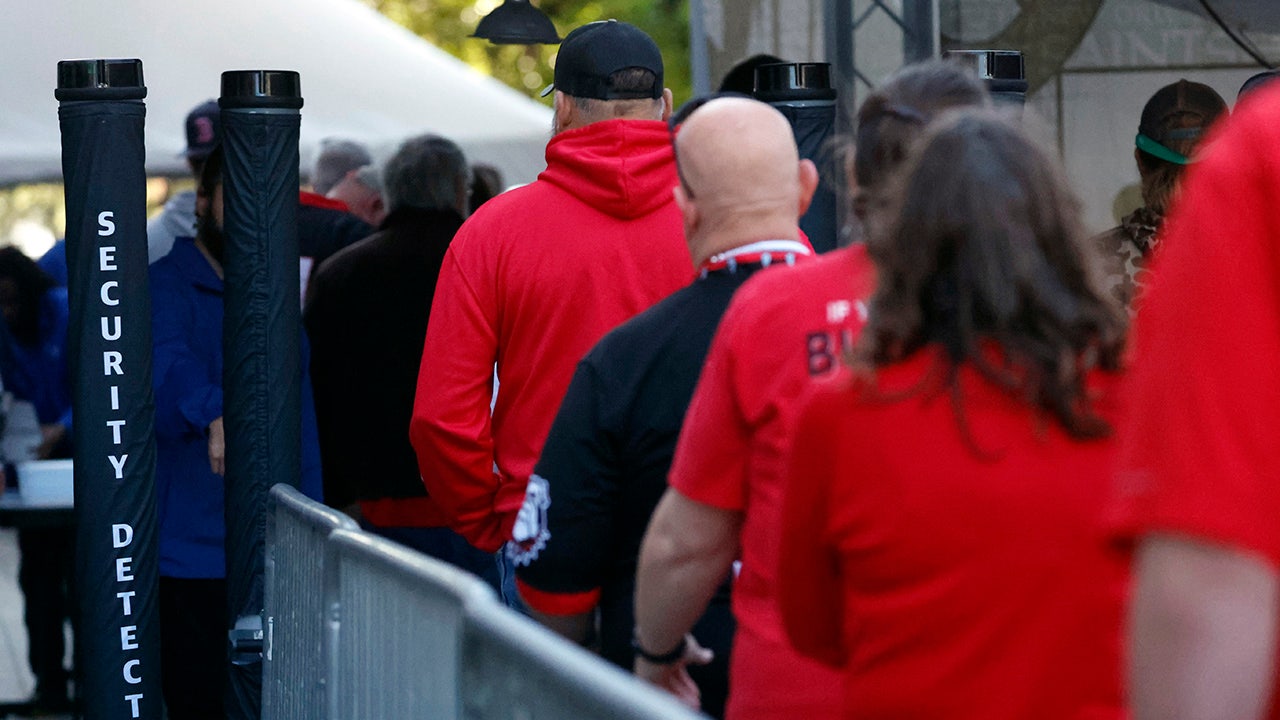 Superdome welcomes Sugar Bowl followers after New Orleans terror assault