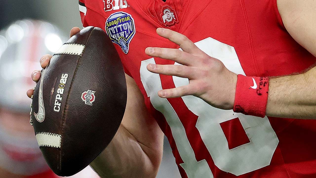 Ohio State quarterback Will Howard’s unusual-looking hand injury sparks concern on social media