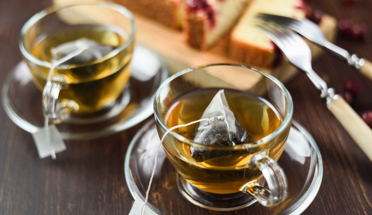 Brewing tea removes harmful toxins from water, study finds