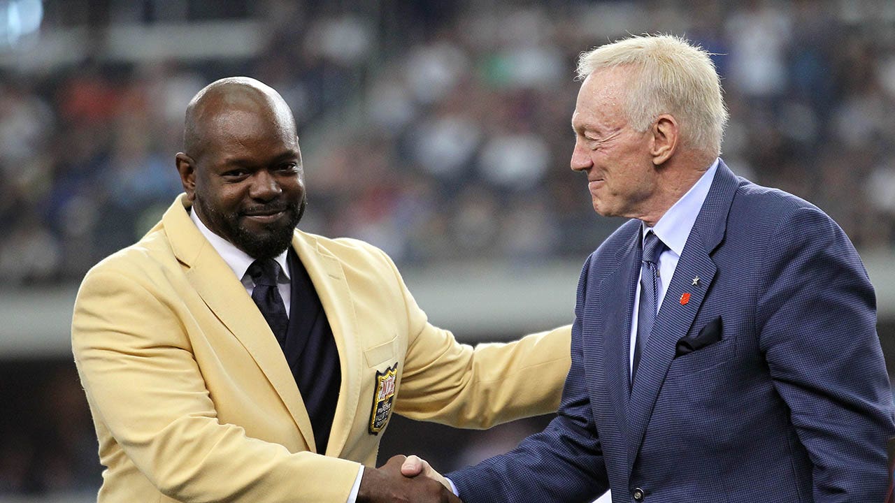 Emmitt Smith Questions Cowboys' Direction After Schottenheimer Promotion