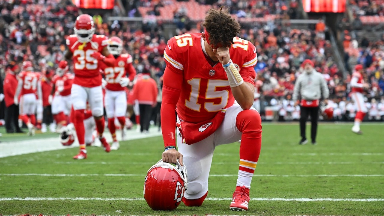 Patrick Mahomes’ grandfather reportedly ‘hanging on’ in hospice care to watch grandson play in Super Bowl LIX