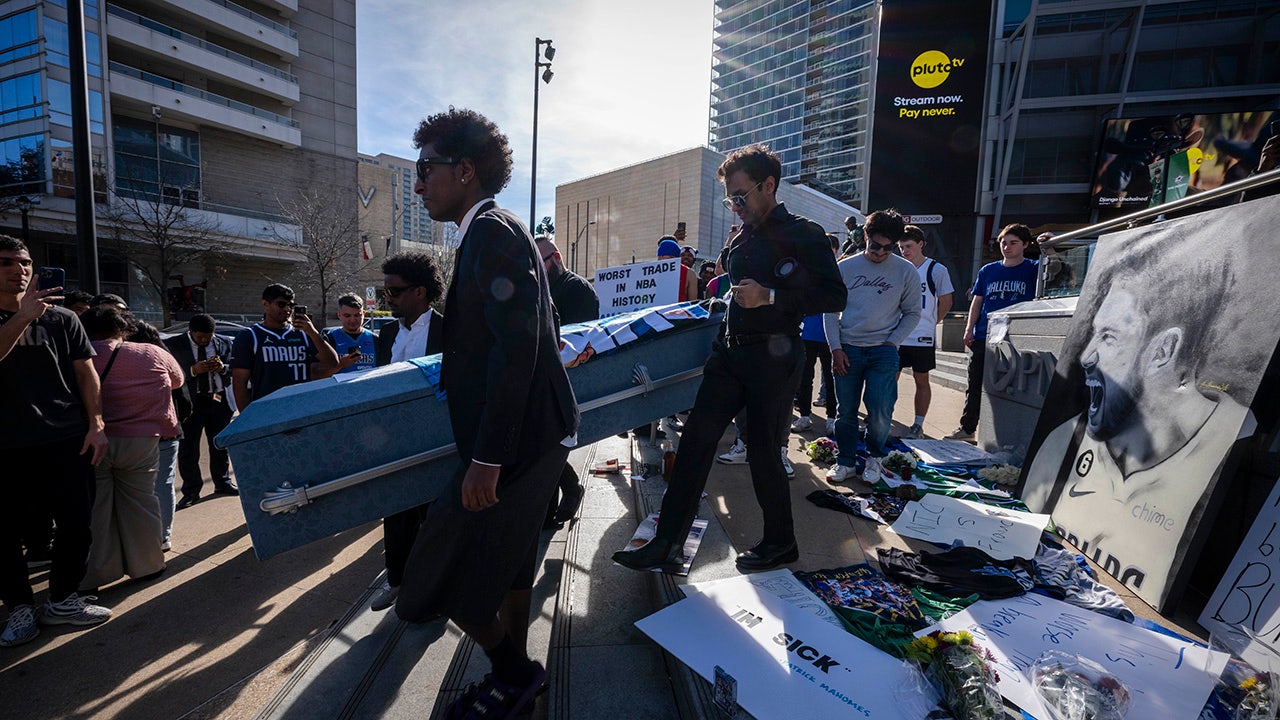 Disgruntled Mavericks fans protest Luka Doncic trade with symbolic funeral outside team’s arena