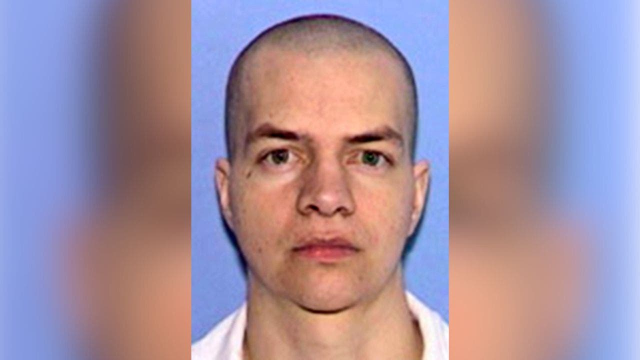 Texas death row inmate mouths final 2-word message to victims' families before execution