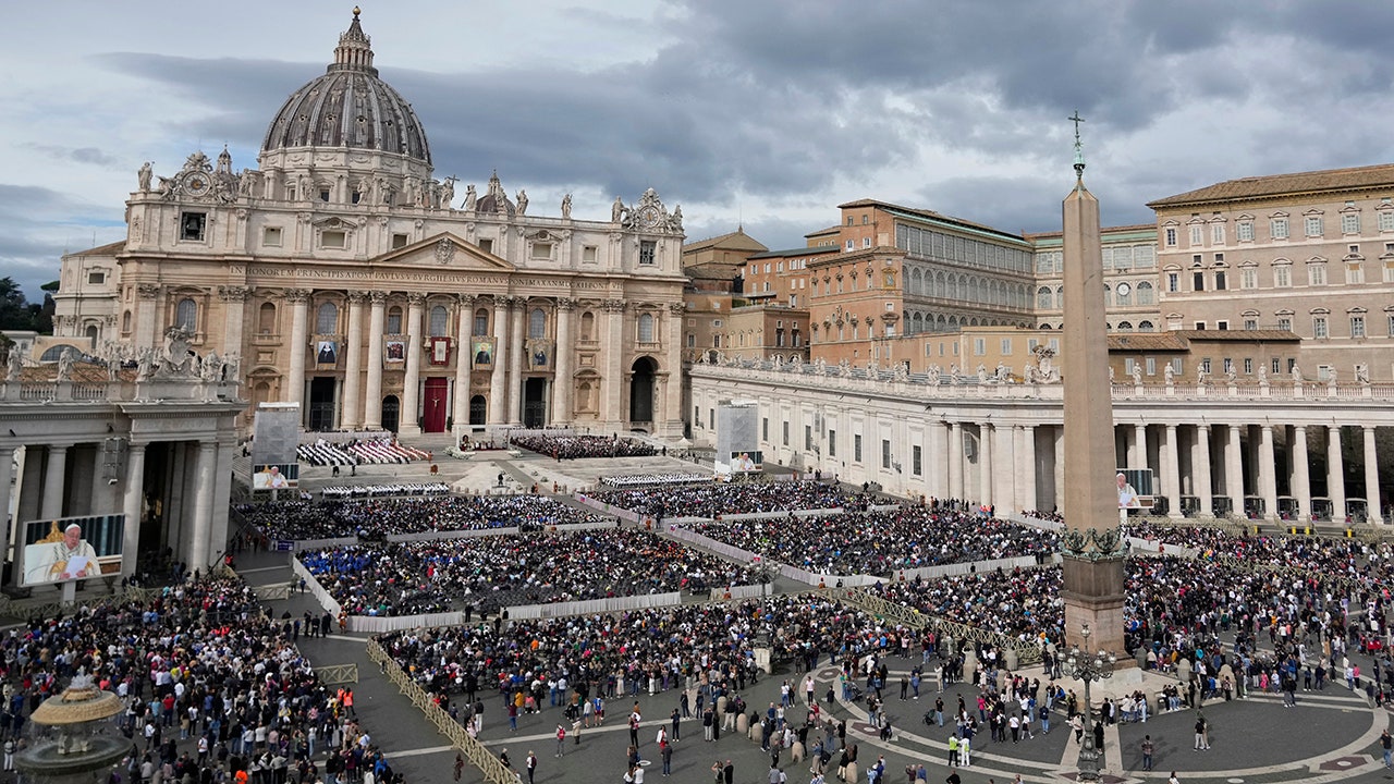 Daily evening prayers for Pope Francis to be held in St. Peter's Square, Vatican says