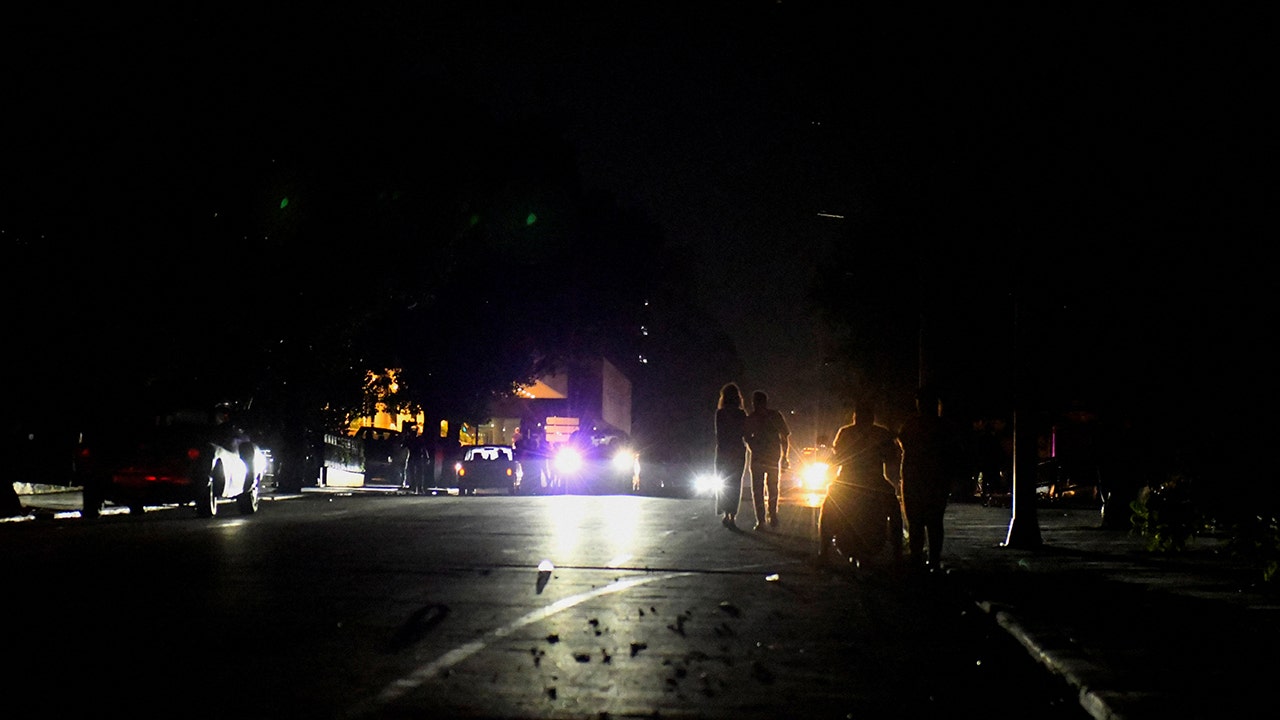 Cuba still largely without power after nationwide grid collapse | Fox News