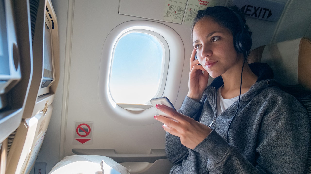 Plane Etiquette Exposed: Passengers Demand Headphone Use Amid Growing Outrage