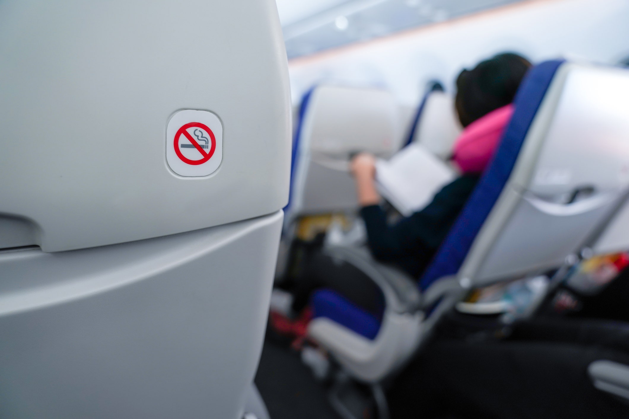 Flight passenger brings up 'vaping in the bathroom,' sparking debate about on-board actions