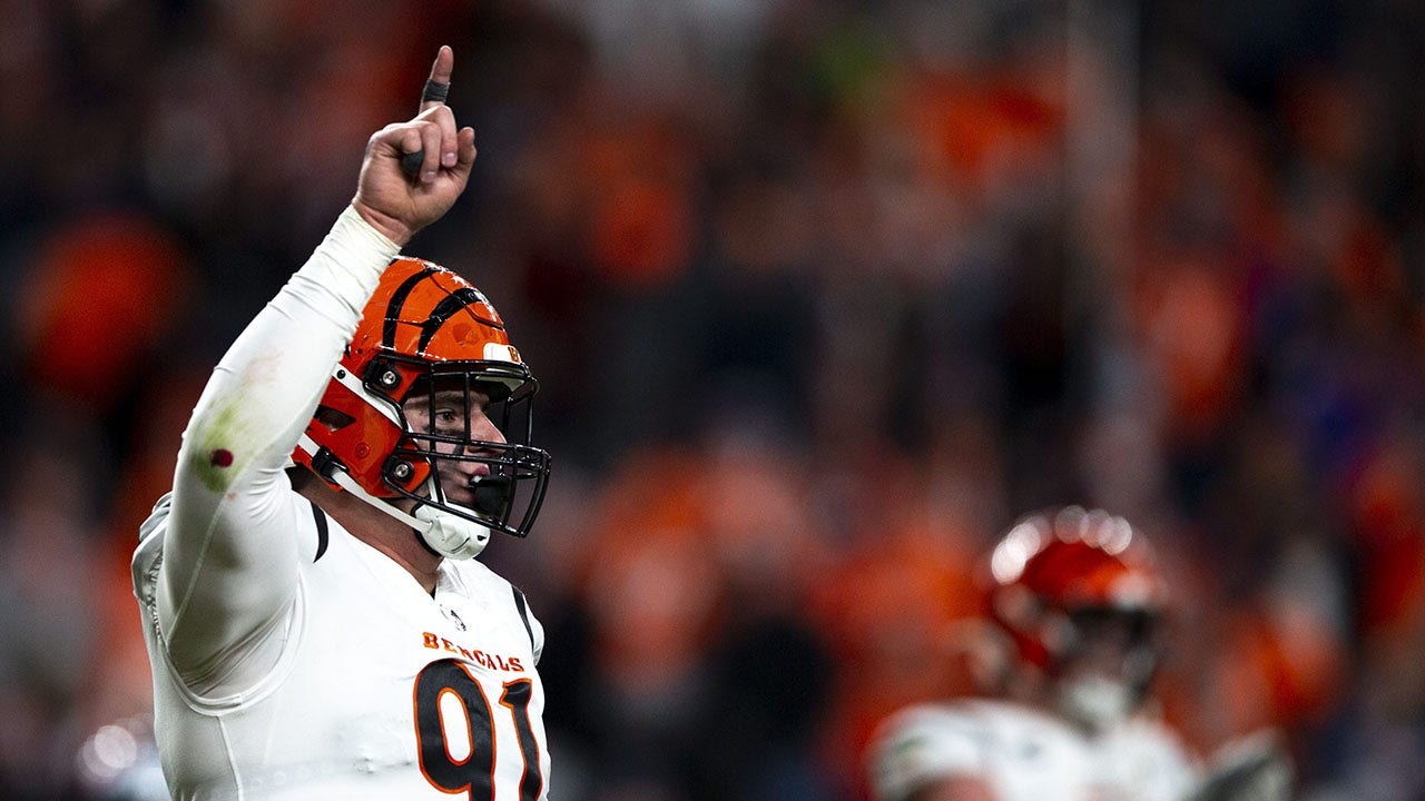 Bengals' depleted defense could take major hit after they give sack leader permission to seek trade: report