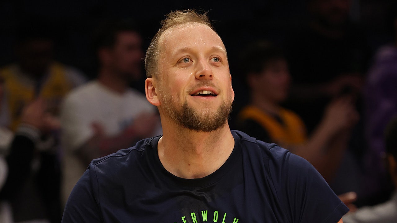 Timberwolves’ Joe Ingles gets rare start so his autistic son can see him play for the first time