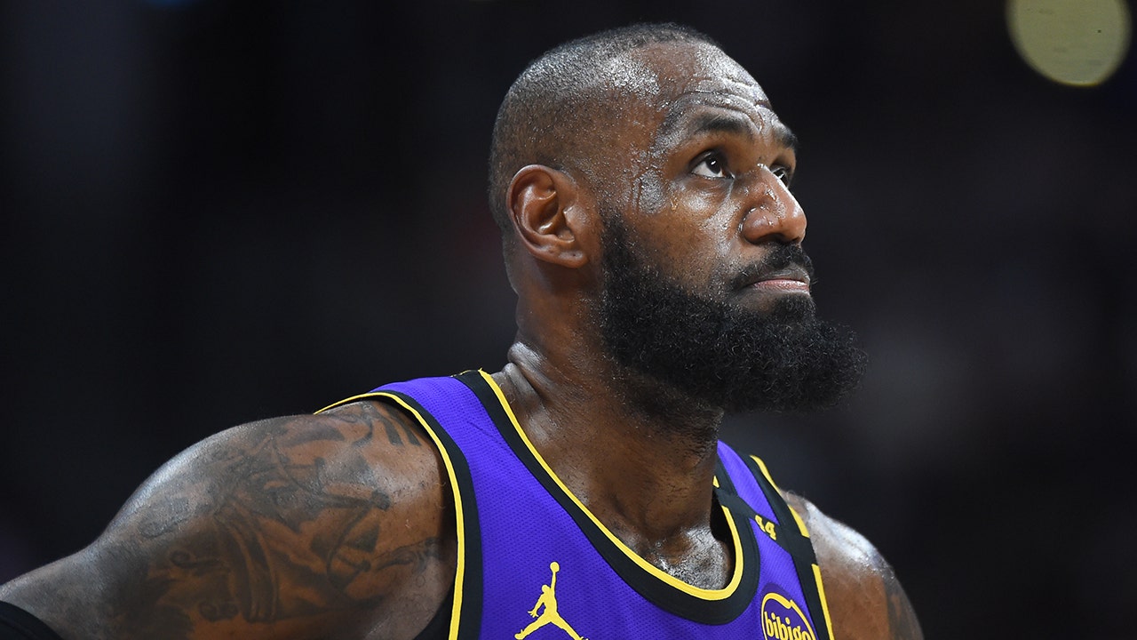 Lakers’ LeBron James explains why he sides with players who don’t want to be ‘face of’ NBA