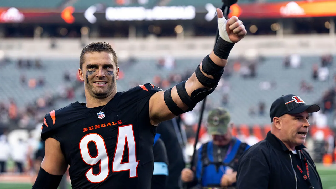 Bengals' Sam Hubbard retires from NFL at 29