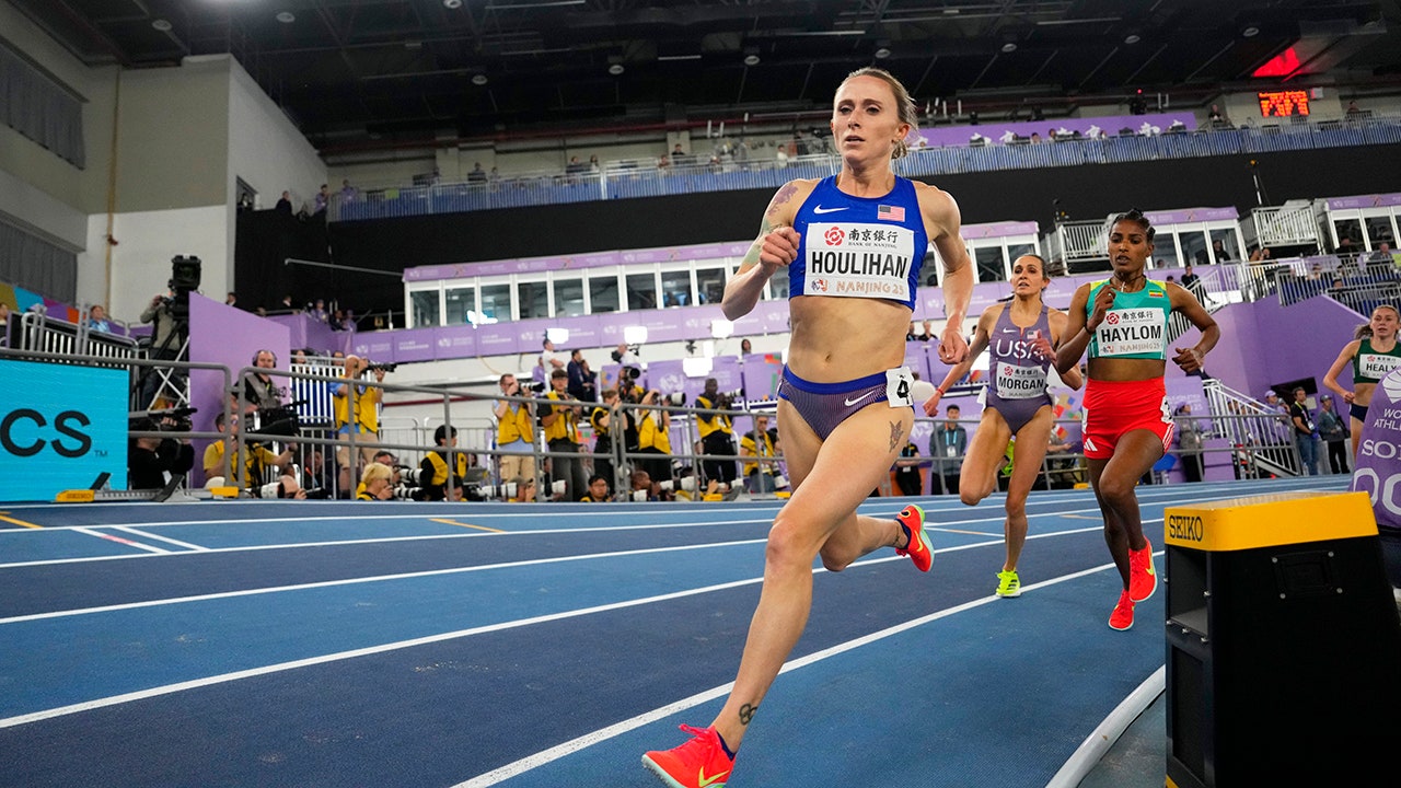 Shelby Houlihan, former US Olympic runner, back on podium 4 years after tainted burrito controversy led to ban