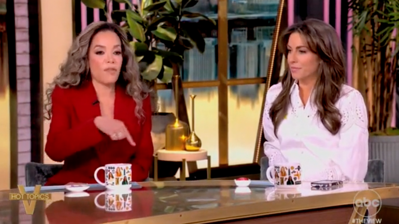 'The View' co-hosts cheerlead for Rosie O'Donnell fleeing to Ireland to escape Trump