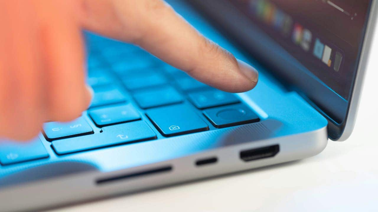 Hackers are bypassing fingerprint scanners to steal your identity