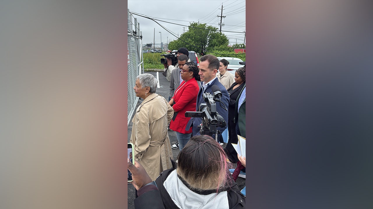 Dem Congress members storm New Jersey ICE prison to conduct ‘oversight visit’: ‘People deserve dignity’