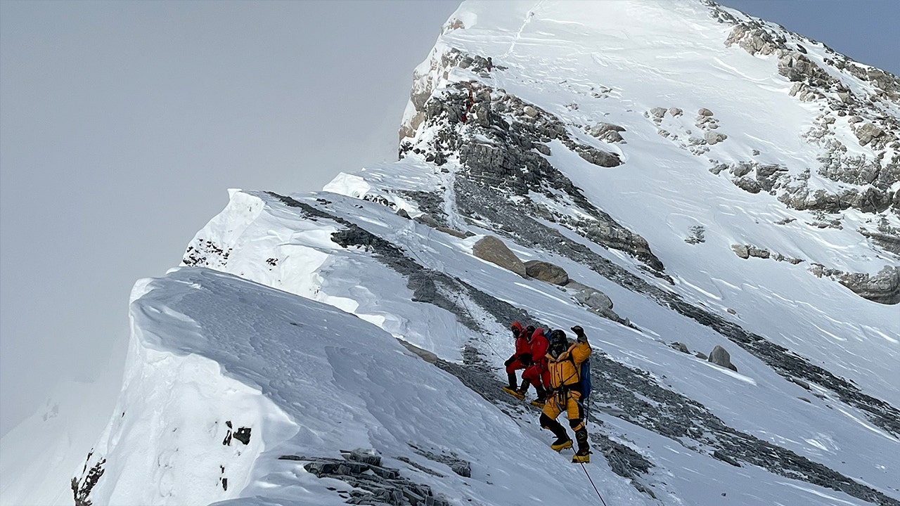 Fox News’ Mike Tobin completes risky Everest climb and shares details of high-stakes summit