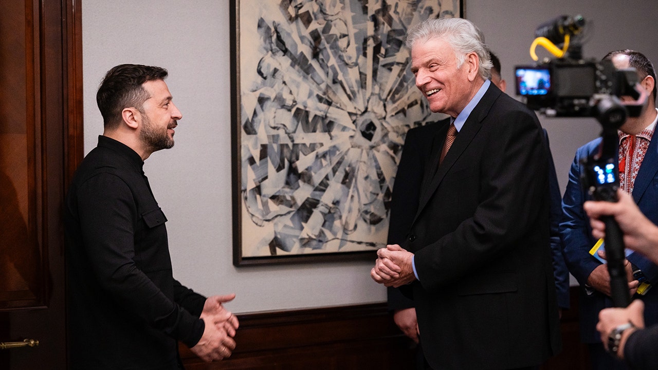 Franklin Graham meets with Zelenskyy in Berlin, offers prayer as Russia-Ukraine war escalates Franklin Graham meets with Zelenskyy in Berlin, offers prayer as Russia-Ukraine war escalates