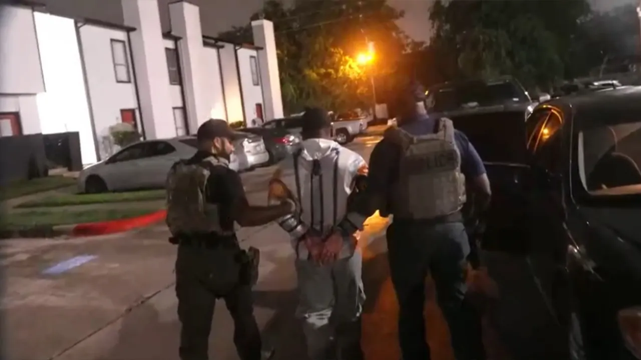 ICE arrests 422 illegal migrants in Houston sweep, including suspects wanted for murder, arson
