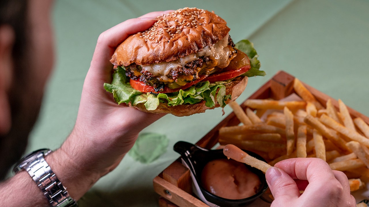 Scientists can detect junk food consumption in blood and urine tests