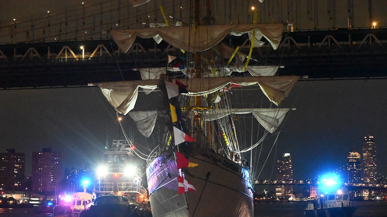 NTSB launches 'go-team' of specialized investigators after Brooklyn Bridge struck by Mexican Navy ship