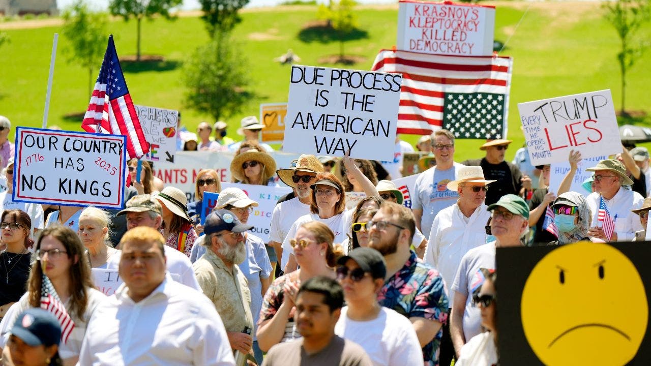 Federal judge blocks Oklahoma law criminalizing illegal immigrants