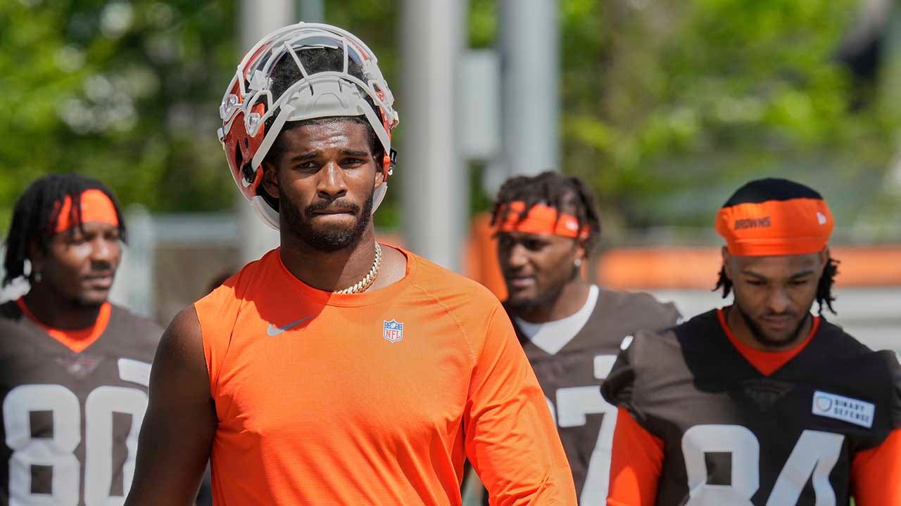 Browns QB Sanders faces legal trouble after speeding, missed court