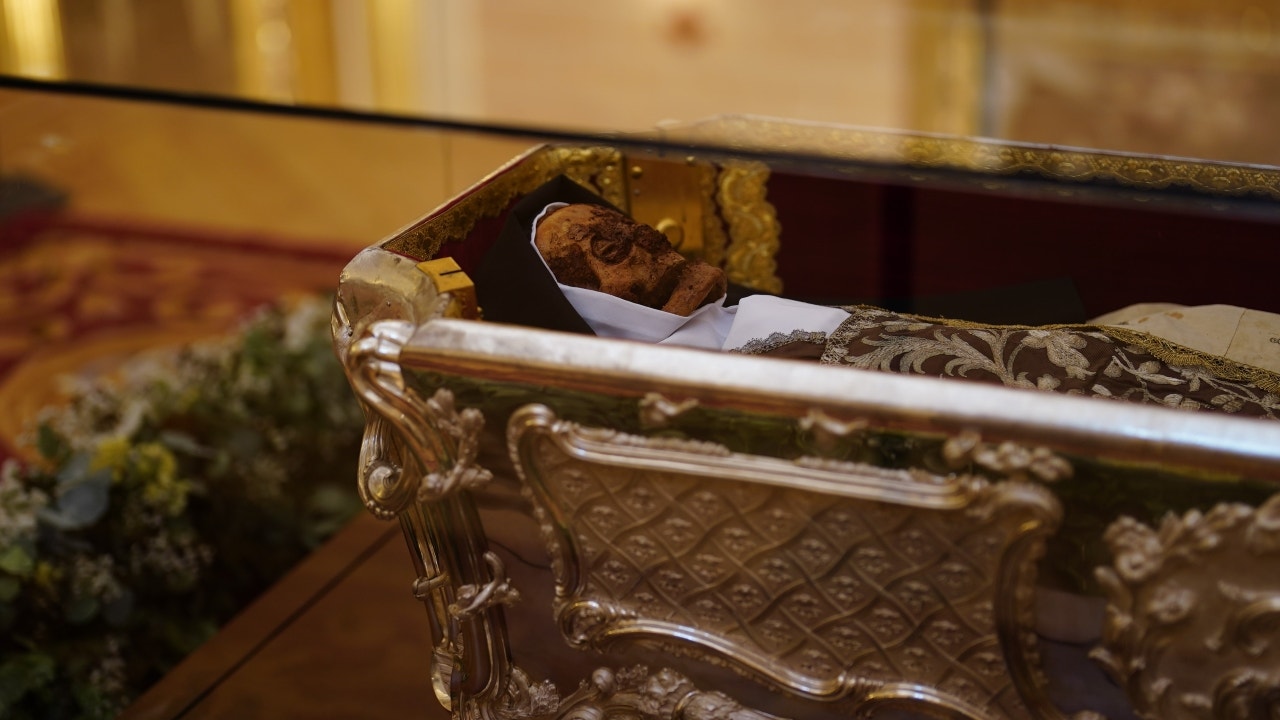 Rare glimpse: 440-year-old remains of Saint Teresa draw 100,000 pilgrims to Spain