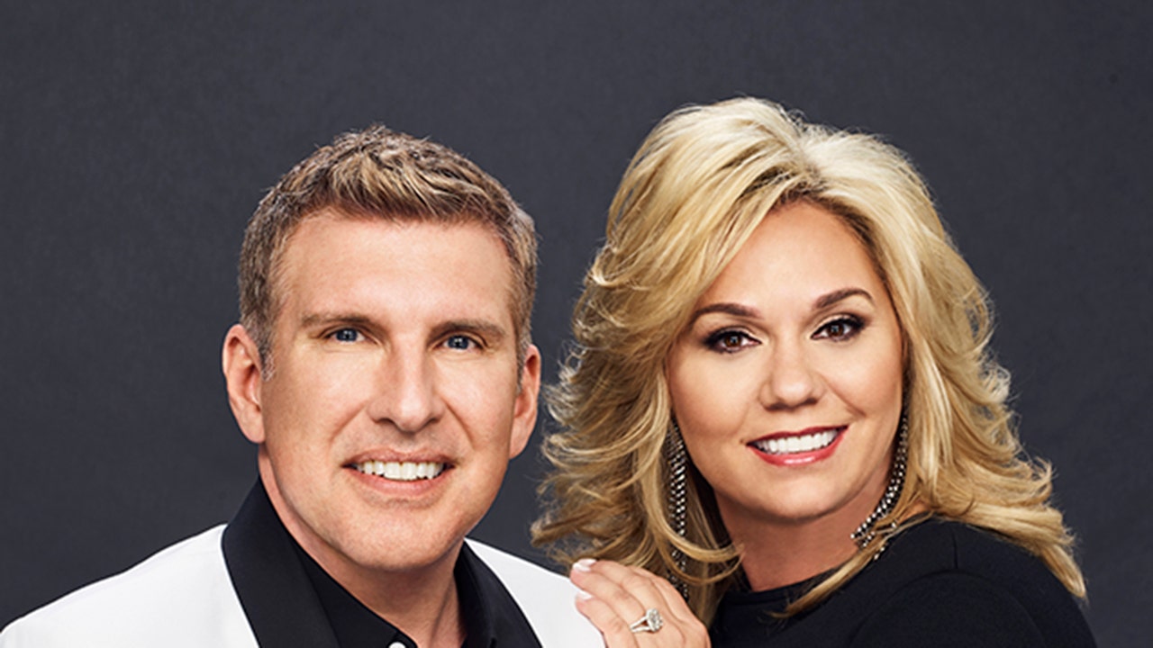 Trump announces pardon for Todd and Julie Chrisley after reality TV stars' fraud, tax evasion convictions