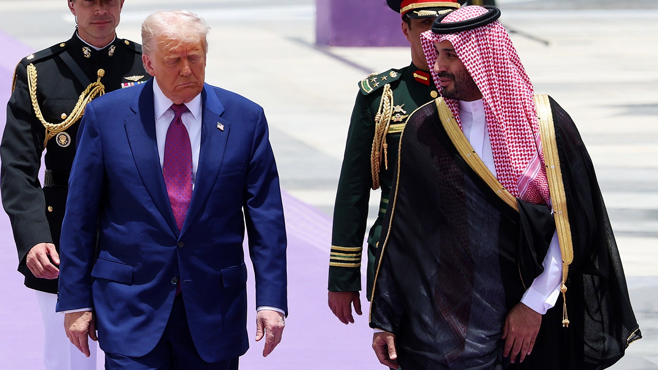 Saudi F-15s escort Air Force One prior to Trump’s landing in Saudi Arabia