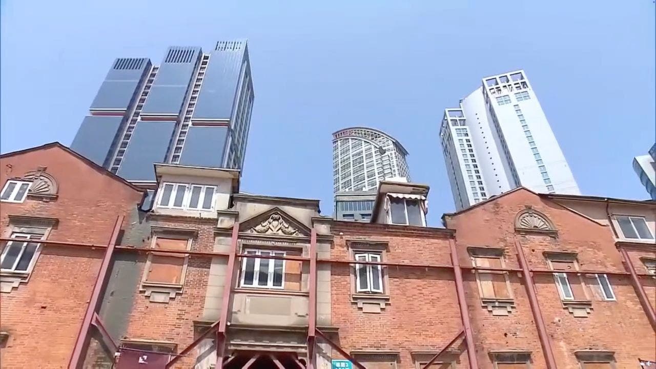 Shanghai historic building moved by 432 robots to make way for development