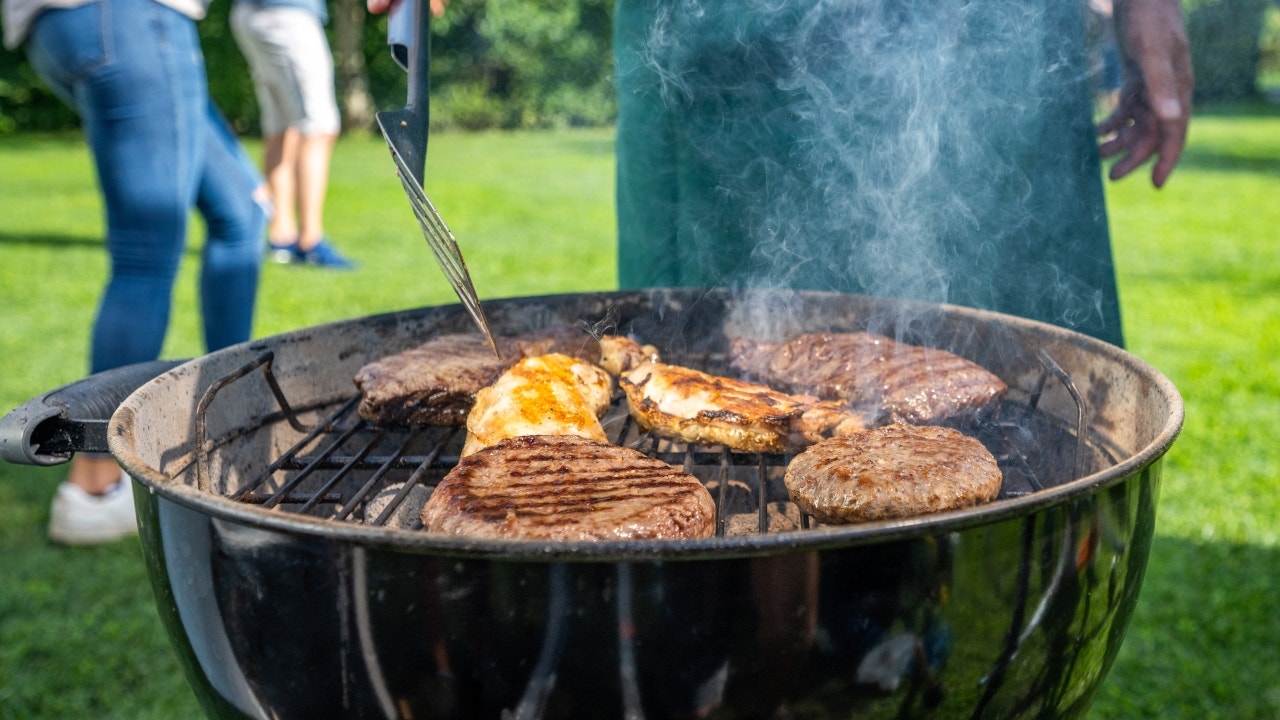 Why an old-school charcoal grill might be a superior choice for your Father’s Day feast