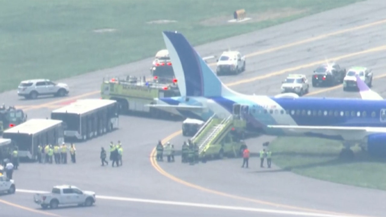 JetBlue aircraft rolls off runway while landing at Boston’s Logan Airport