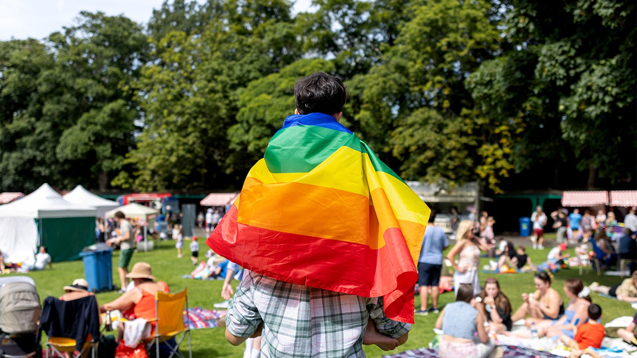 Oregon middle school hosts ‘Drag Day’ encouraging students to cross-dress during Pride Week