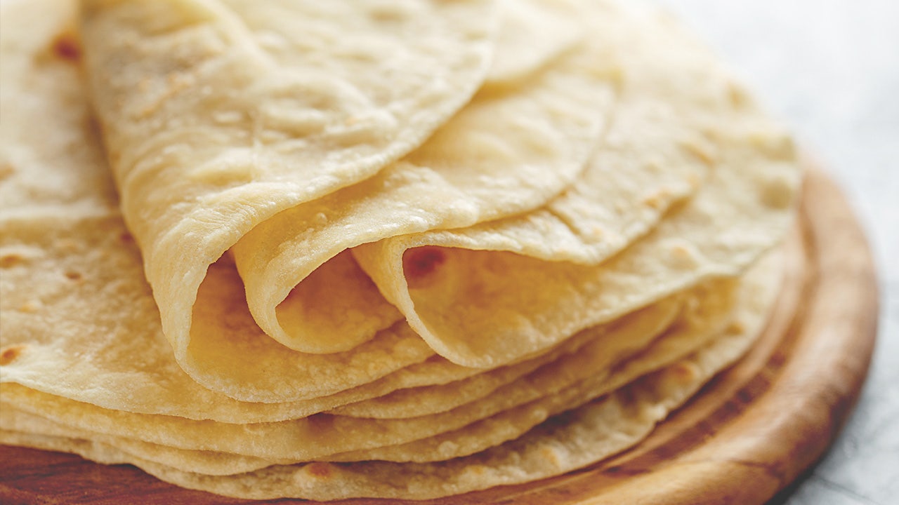 Teen goes viral after bringing 200 tortillas on flight from Texas: ‘Just went on through’