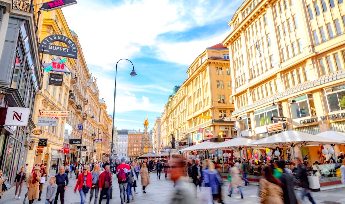 Hepatitis A outbreak infects thousands of travelers at popular destinations