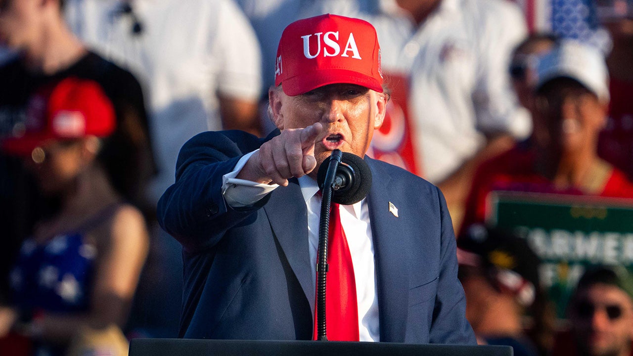 Trump boldly states he wouldn’t have changed Redskins name to Commanders despite controversy