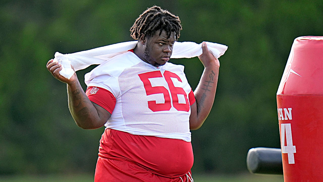 Bucs place 450-pound rookie on non-football injury list due to weight issues