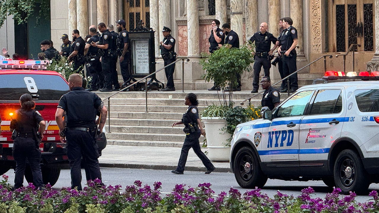 Active shooter report prompts massive police response in midtown Manhattan business district
