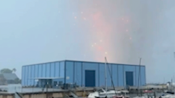 Mother Nature steals the show as lightning sets off Florida fireworks display