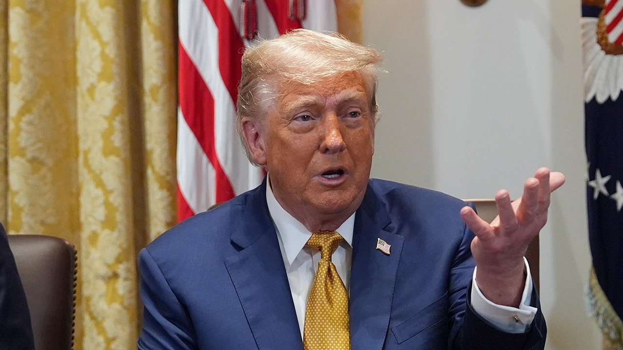 Trump likens Schumer to SNL ‘liar’ character over Texas flood remarks