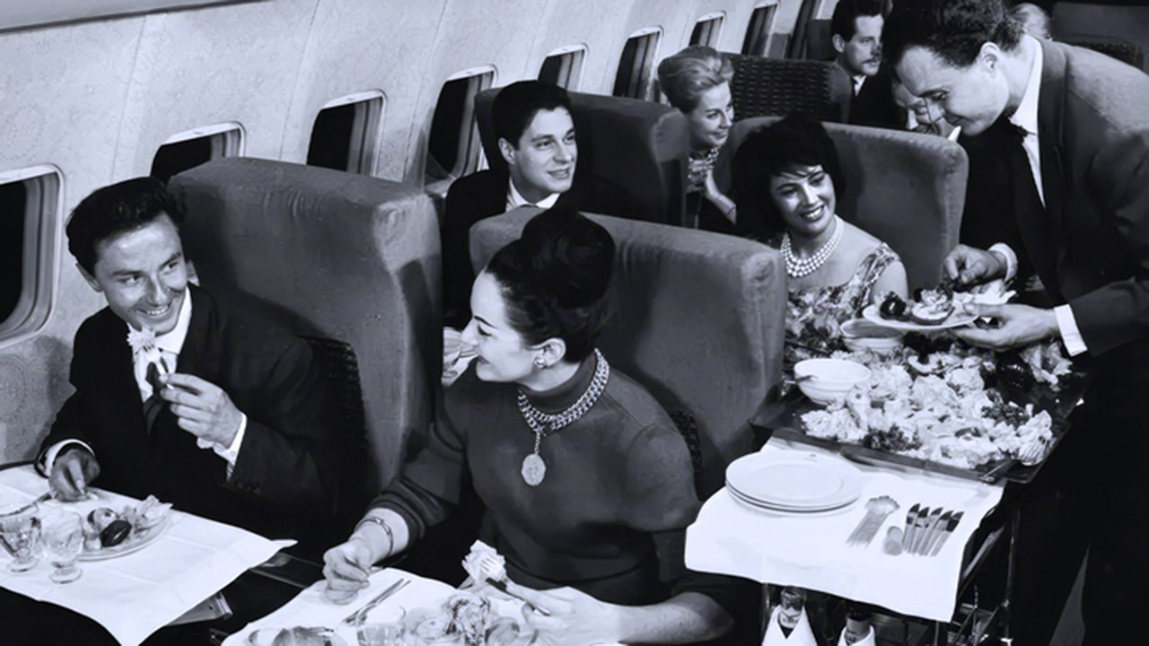 NextImg:Air travel's 'golden age' featured steak dinners, cocktails and formal attire for sophisticated travelers