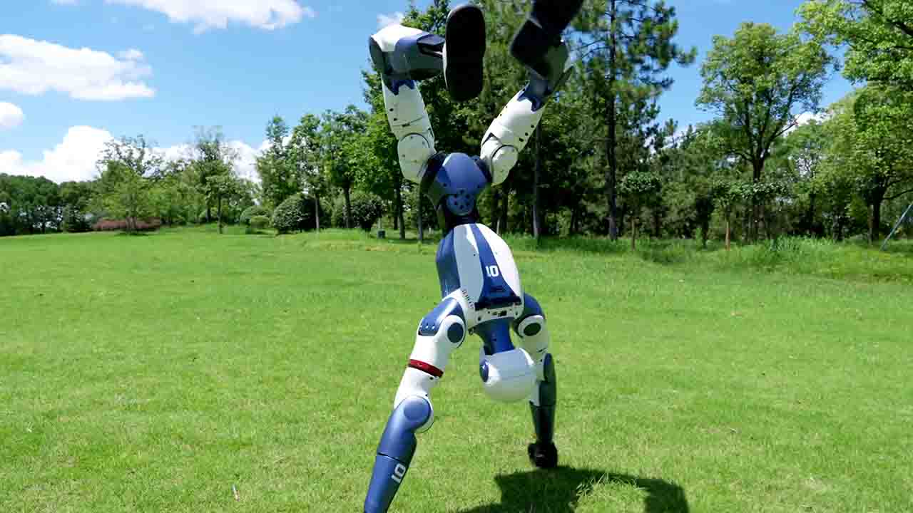 00 Unitree R1 robot is surprisingly affordable