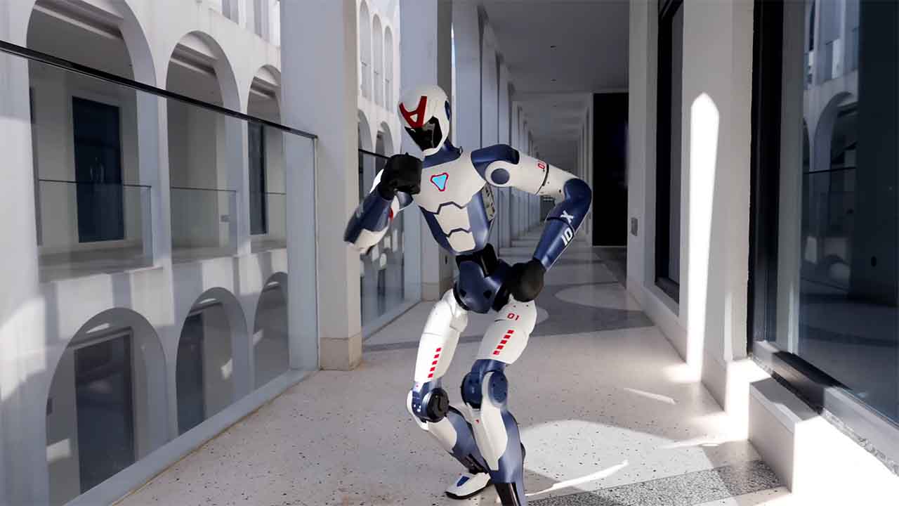 Humanoid robot turns heads at NYC sneaker store