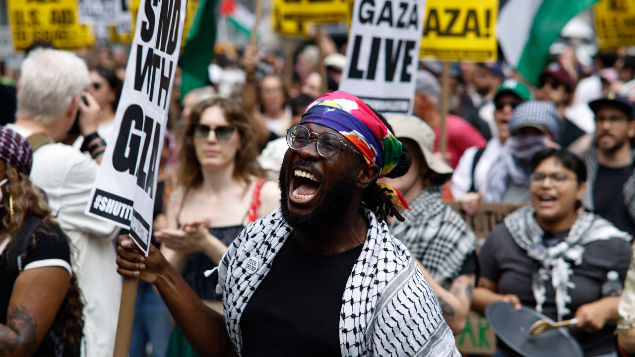 Thousands storm Manhattan calling for ‘global intifada,’ a phrase with a pending violence designation
