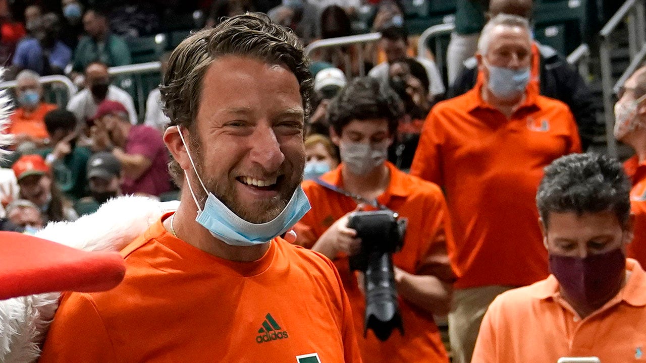 Dave Portnoy shows up to Ohio State-Texas game in disguise