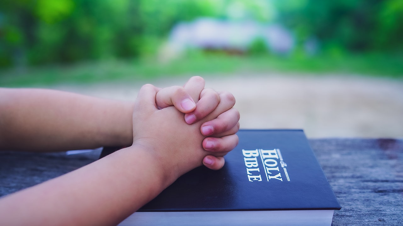 Federal judge orders Oakland schools to allow after-school Christian clubs equal access